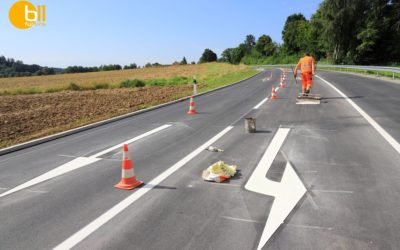 Die Linksabbiegespur auf der B 11 ist fertig